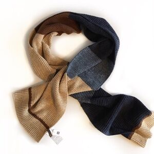 GAP Scarf